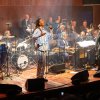 Foto Jeangu Macrooy op Jeangu Macrooy & Jazz Orchestra Of The Concertgebouw - 26/10 - TivoliVredenburg