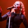 Foto Anneke van Giersbergen te Floor Jansen - 08/12 - AFAS Live