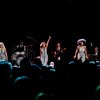 Foto The Three Degrees te Three Degrees - 02/10 - Paard