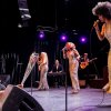 Foto The Three Degrees te Three Degrees - 02/10 - Paard