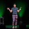 Foto Dylan Adler op Atsuko Okatsuka Koninklijk Theater Carré