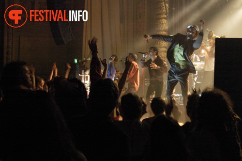 Sfeerfoto Babylon Circus - 21/2 - Luxor Live