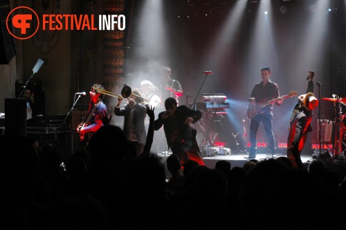 Sfeerfoto Babylon Circus - 21/2 - Luxor Live