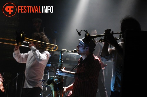 Sfeerfoto Babylon Circus - 21/2 - Luxor Live