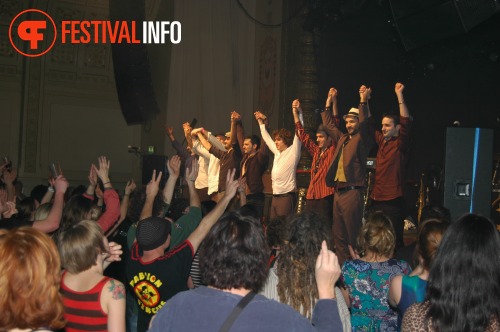 Sfeerfoto Babylon Circus - 21/2 - Luxor Live