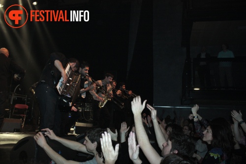 Sfeerfoto The Gypsy Queens and Kings - 12/2 - Paard van Troje