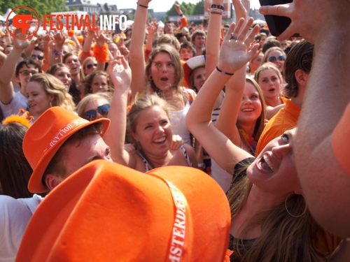 Sfeerfoto Koninginnedag Museumplein - zaterdag 30 april 2011