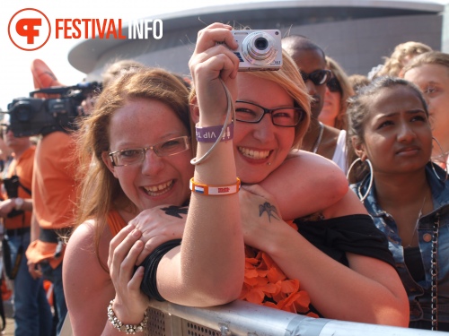 Sfeerfoto Koninginnedag Museumplein - zaterdag 30 april 2011