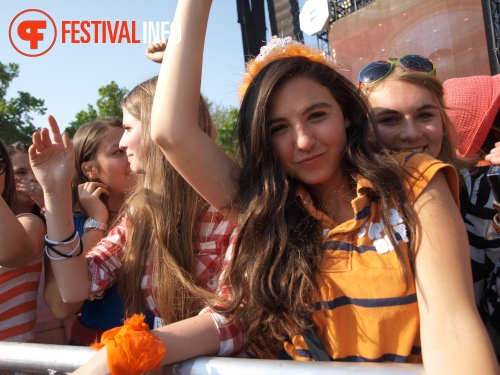 Sfeerfoto Koninginnedag Museumplein - zaterdag 30 april 2011