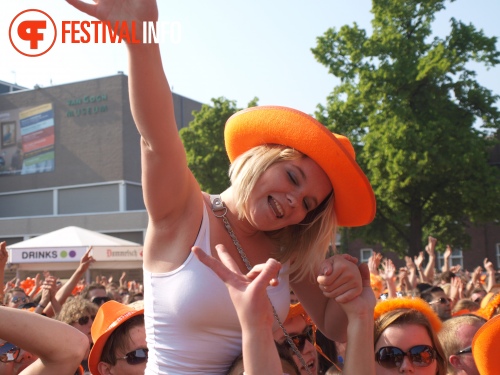 Sfeerfoto Koninginnedag Museumplein - zaterdag 30 april 2011