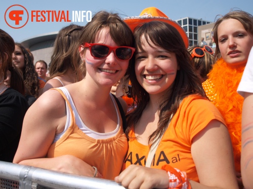 Sfeerfoto Koninginnedag Museumplein - zaterdag 30 april 2011