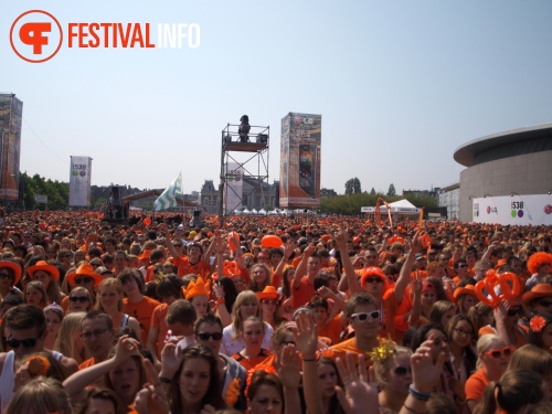 Sfeerfoto Koninginnedag Museumplein - zaterdag 30 april 2011