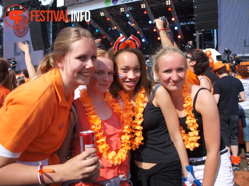 Sfeerfoto Koninginnedag Museumplein - zaterdag 30 april 2011