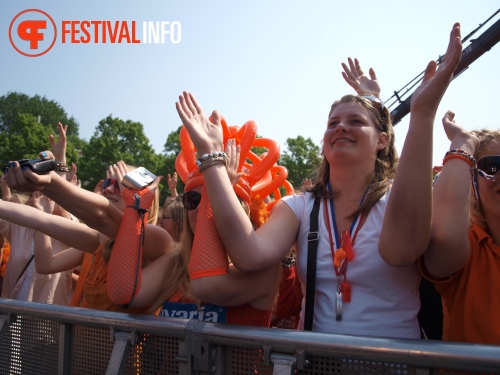 Sfeerfoto Koninginnedag Museumplein - zaterdag 30 april 2011