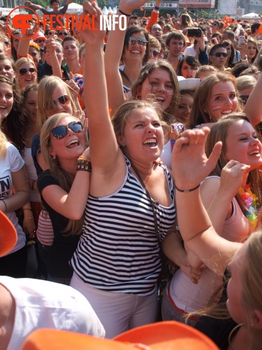 Sfeerfoto Koninginnedag Museumplein - zaterdag 30 april 2011