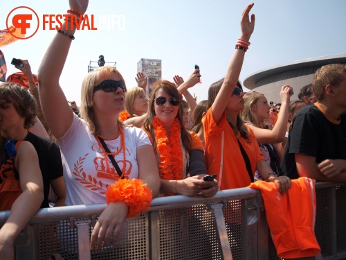 Sfeerfoto Koninginnedag Museumplein - zaterdag 30 april 2011