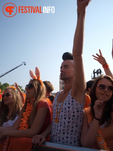 Sfeerfoto Koninginnedag Museumplein - zaterdag 30 april 2011