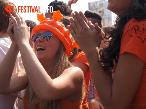 Sfeerfoto Koninginnedag Museumplein - zaterdag 30 april 2011