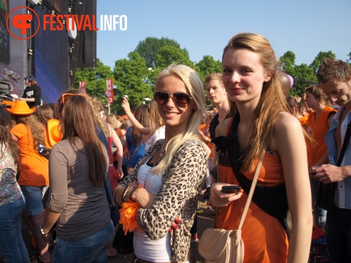 Sfeerfoto Koninginnedag Museumplein - zaterdag 30 april 2011