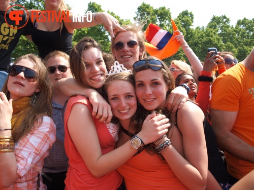 Sfeerfoto Koninginnedag Museumplein - zaterdag 30 april 2011