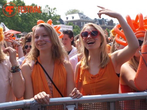 Sfeerfoto Koninginnedag Museumplein - zaterdag 30 april 2011