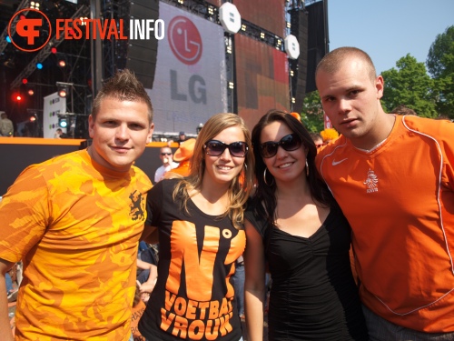 Sfeerfoto Koninginnedag Museumplein - zaterdag 30 april 2011