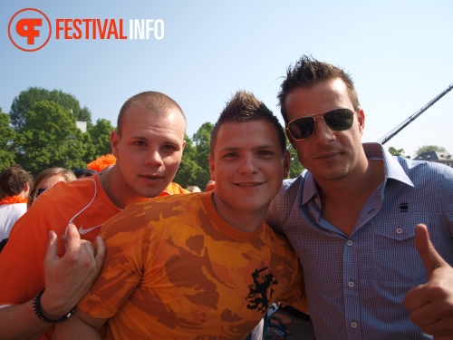 Sfeerfoto Koninginnedag Museumplein - zaterdag 30 april 2011