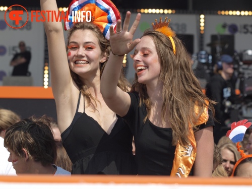 Sfeerfoto Koninginnedag Museumplein - zaterdag 30 april 2011