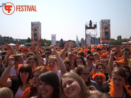 Sfeerfoto Koninginnedag Museumplein - zaterdag 30 april 2011