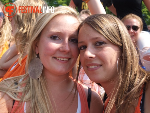 Sfeerfoto Koninginnedag Museumplein - zaterdag 30 april 2011