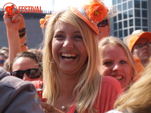 Sfeerfoto Koninginnedag Museumplein - zaterdag 30 april 2011