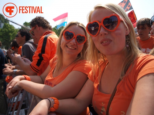 Sfeerfoto Koninginnedag Museumplein - zaterdag 30 april 2011