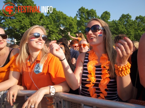 Sfeerfoto Koninginnedag Museumplein - zaterdag 30 april 2011