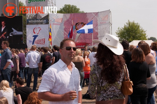 Sfeerfoto Bevrijdingsfestival Overijssel - 5 mei 2011