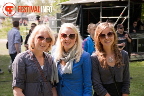 Sfeerfoto Bevrijdingsfestival Overijssel - 5 mei 2011