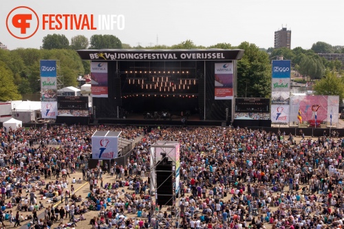 Sfeerfoto Bevrijdingsfestival Overijssel - 5 mei 2011