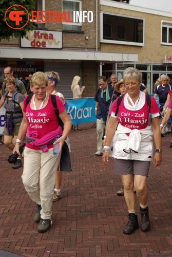 Sfeerfoto Vierdaagse Feesten - woensdag 20 juli 2011