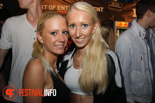 Sfeerfoto Free Festival: The Harder Styles - zaterdag 16 juli 2011