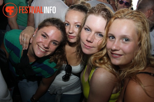 Sfeerfoto Free Festival: The Harder Styles - zaterdag 16 juli 2011
