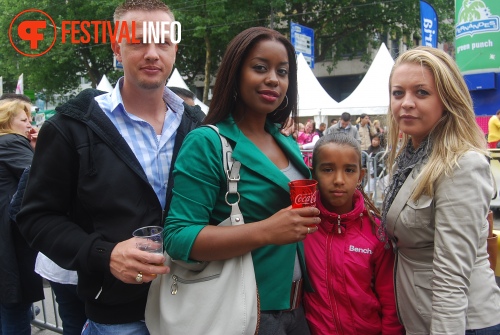 Sfeerfoto Zomercarnaval Straatparade - zaterdag 30 juli 2011