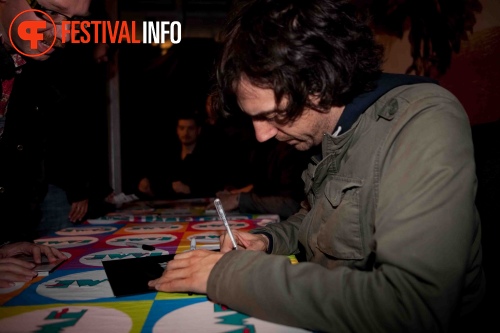 Sfeerfoto Snow Patrol Signeersessie - 10/11 - FAME Megastore