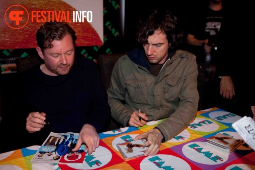 Sfeerfoto Snow Patrol Signeersessie - 10/11 - FAME Megastore