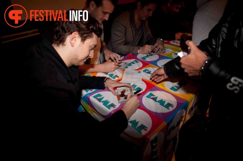 Sfeerfoto Snow Patrol Signeersessie - 10/11 - FAME Megastore