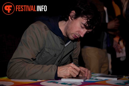 Sfeerfoto Snow Patrol Signeersessie - 10/11 - FAME Megastore