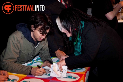 Sfeerfoto Snow Patrol Signeersessie - 10/11 - FAME Megastore