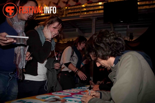 Sfeerfoto Snow Patrol Signeersessie - 10/11 - FAME Megastore