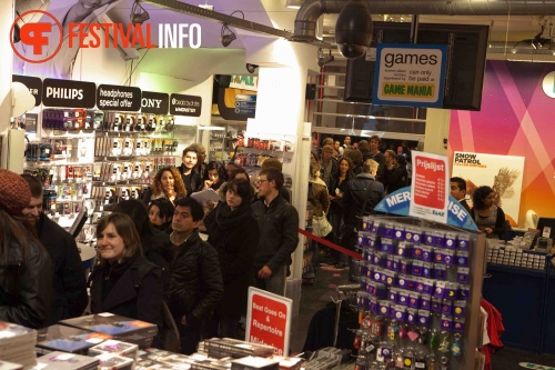 Sfeerfoto Snow Patrol Signeersessie - 10/11 - FAME Megastore