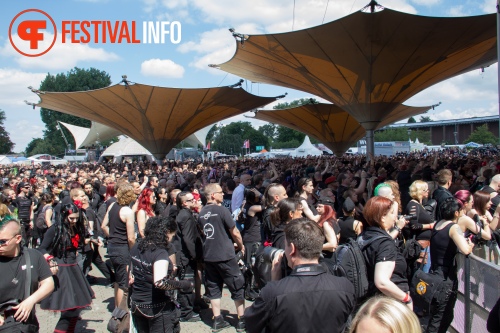 Sfeerfoto Amphi Festival dag 2