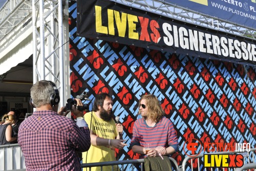 Sfeerfoto Pinkpop 2013 - Signeersessies - dag 1