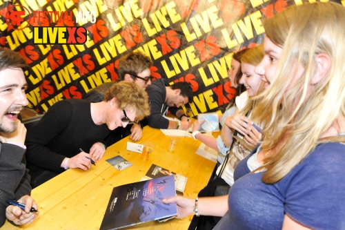 Sfeerfoto Pinkpop 2013 - Signeersessies - dag 1